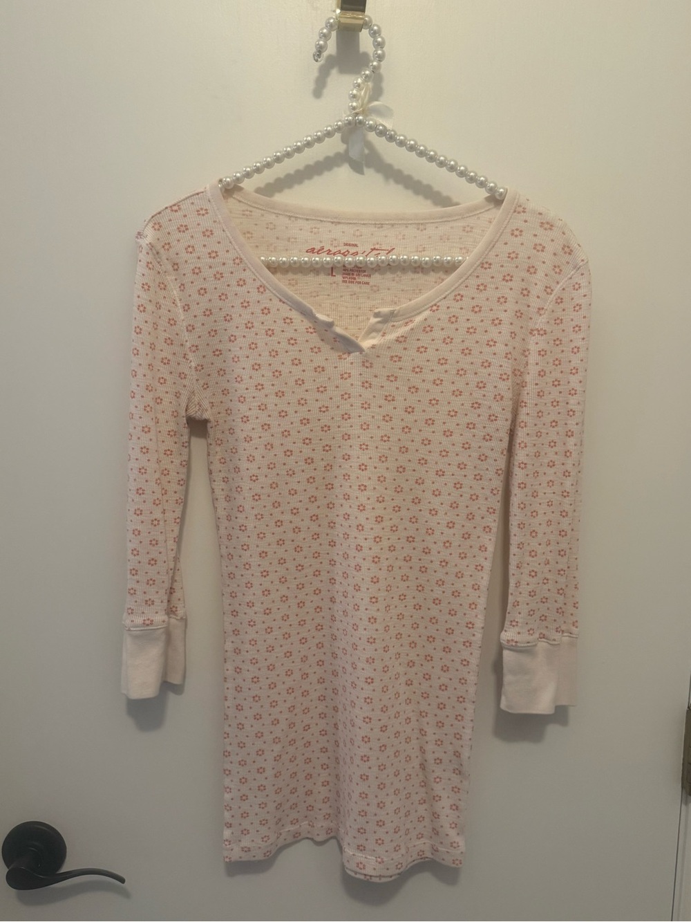 Aeropostale Light Pink Floral Waffle-Knit Shirt. Size Large.